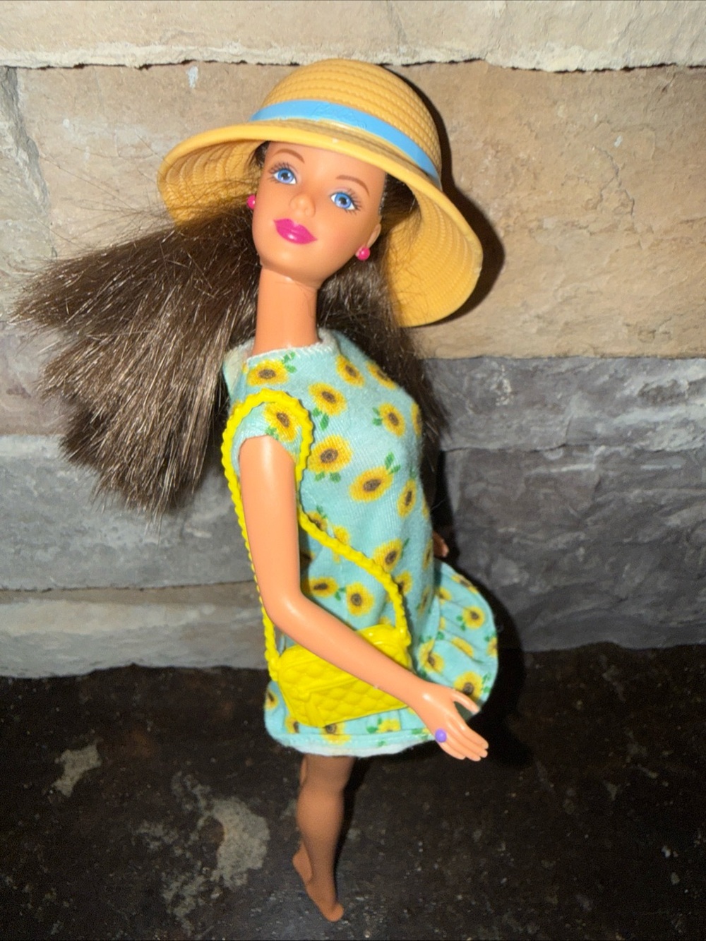 Barbie sunflower outfit & accessories